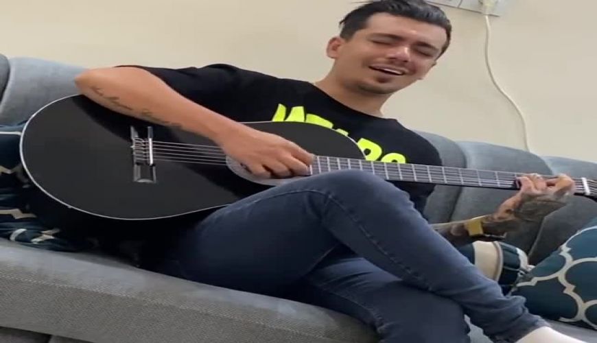 آواز با گیتار سعید بزمی پور برادر همسر شاهرخ استخری