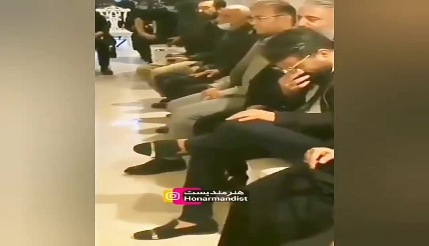 اشک های تلخ مجید خراطها خواننده پاپ در مراسم ختم پدرش