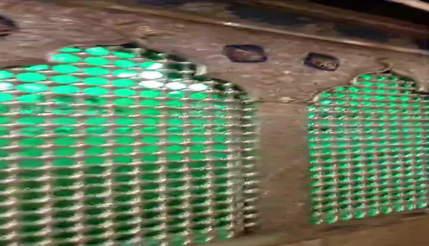 لایو زیارت نیلوفر شهیدی بازیگر در صحن شاهچراغ شیراز