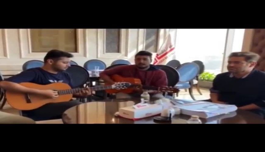 سورپرایز شدن رضا گلزار با اجرای آهنگ خودش در رستوران 