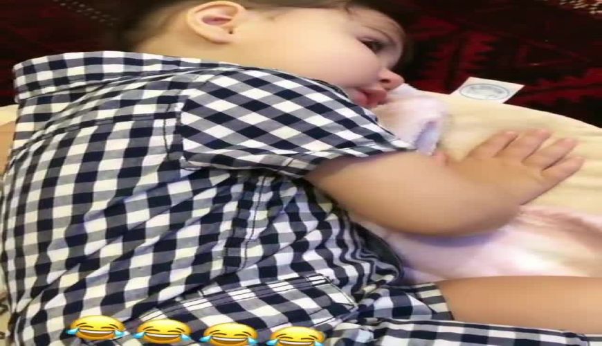 استایل پسرانه نبات دختر شاهرخ استخری هنگام خوابیدن