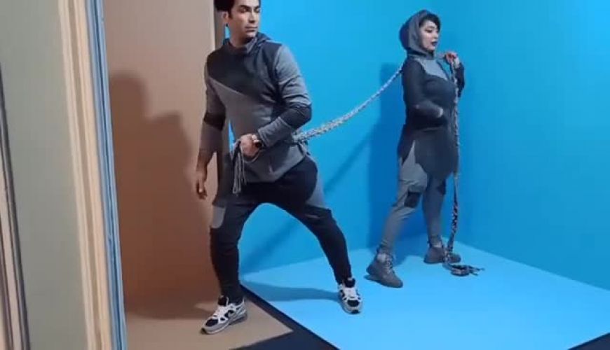 بازی با طناب فریبا طالبی و همسرش برای یک عکاسی شاد