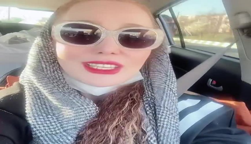 لایو آرام جعفری در ماشین و خواندن یک آهنگ معروف