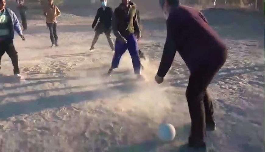 شکست ۶-۰ وزیر ارتباطات از بچه های  روستای قلعه گنگ