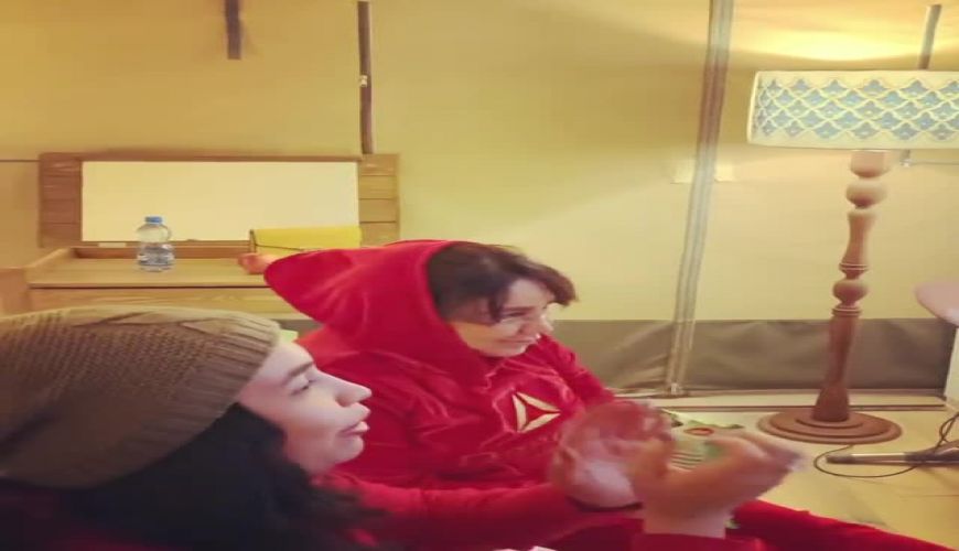 دیدن بازی دربی بهنوش بختیاری و پیش بینی بازی با همسرش