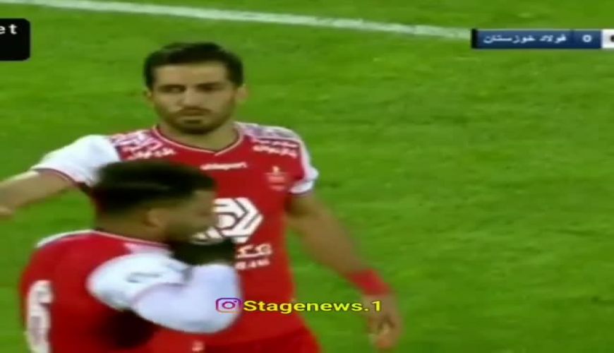 برخورد فیزیکی کریم باقری با کنعانی زادگان در بازی با فولاد خوزستان