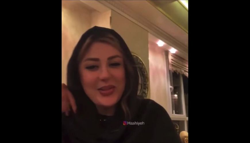 لایو نیوشا ضیغمی و پاسخ به پرسش های کاربران