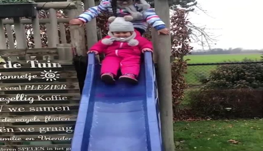 تفریح و شادی پناه و نبات دختران شاهرخ استخری در بلژیک