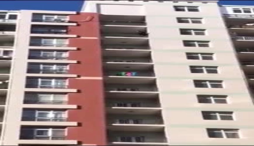  لحظه هولناک خودکشی یک دختر ۲۱ساله