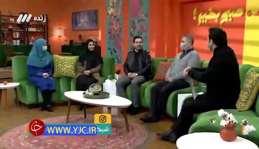 کارت عروسی در پشت ویترین مغازه داماد را رسوا کرد 