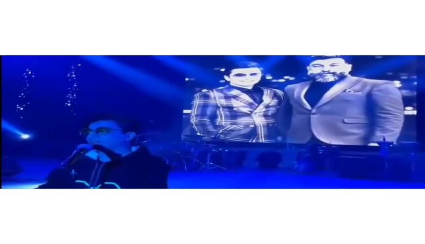 اجرای دلی محسن ابراهیم زاده به یاد علی انصاریان و مهرداد میناوند