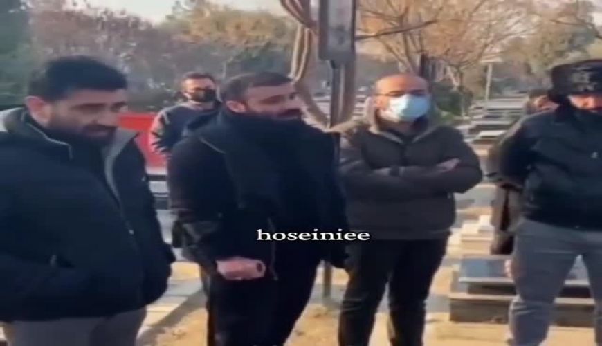 روضه خوانی حاج رضا هلالی سر مزار علی انصاریان