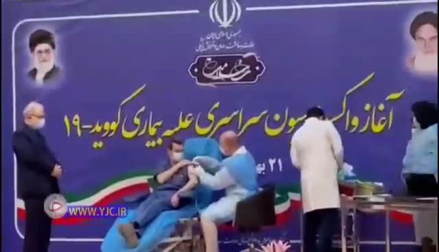 تذکر مجری به وزیر بهداشت به خاطر بوسه زدن بر دست یکی از کادر درمان 