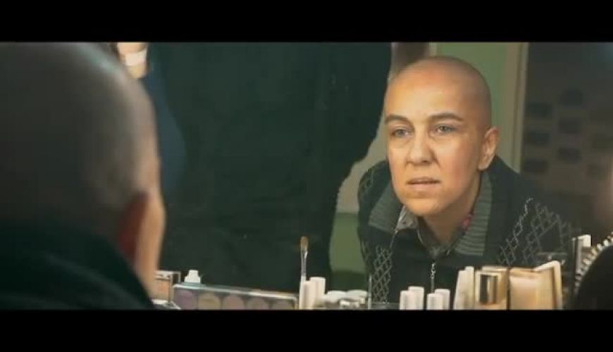 پانته آ بهرام با سر تراشیده در پشت صحنه فیلم شنای پروانه