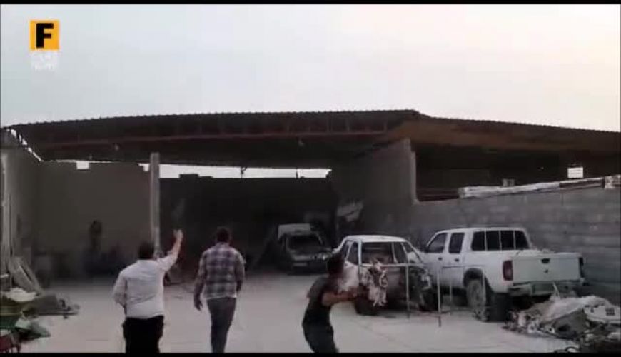 طوفان شدید در پارسیانِ هرمزگان و سقف یک کارگاه !