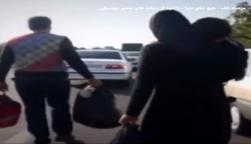 دستفروشی کردن آتوسا عباسی قهرمان دوچرخه سواری المپیک کنار خیابان