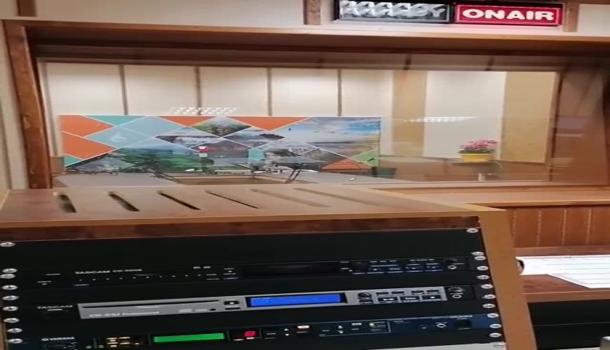 اجرای جالب الهام شمس نجاتی مجری و گوینده شبکه باران