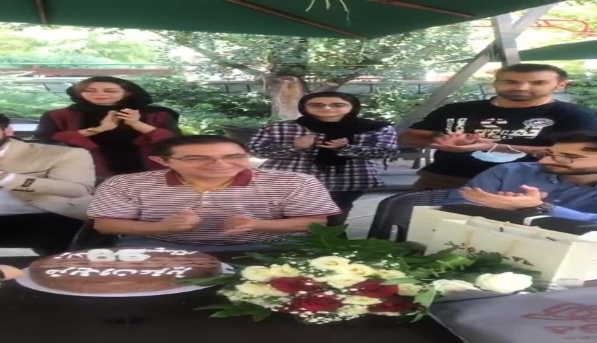 جشن تولد فریدون آسرایی در کنار دوستان و هواداران بدون ماسک