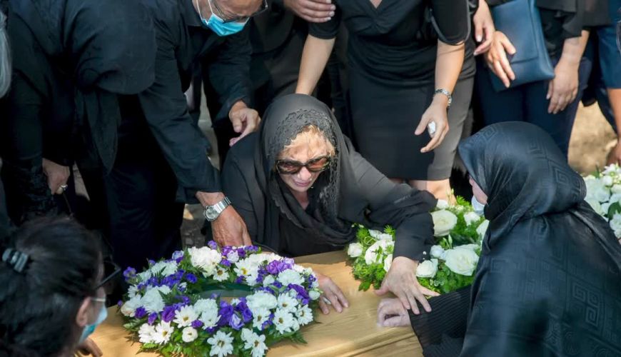 گریه های بی امان ابراهیم اشرفی در سالگرد مرحوم ماه چهره خلیلی