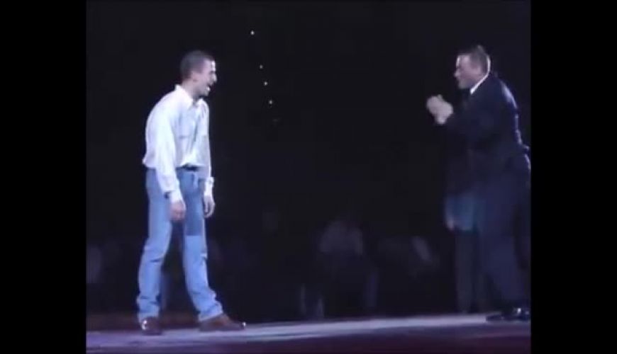 فرانکی در یک برنامه زنده به مناسبت تولد 60 سالگی اش دنیا را شگفت زده کرد