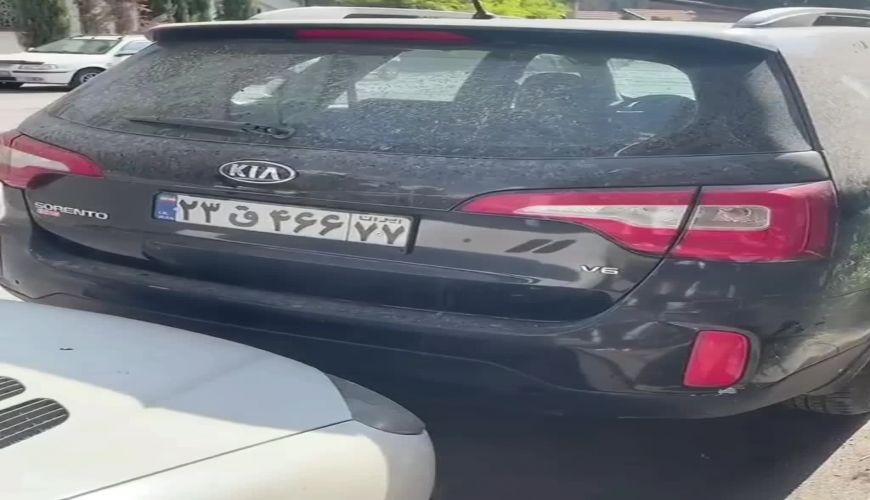 دزدی و تخریب ماشین‌ سارا منجزی‌پور بازیگر سرشناس تلویزیون!