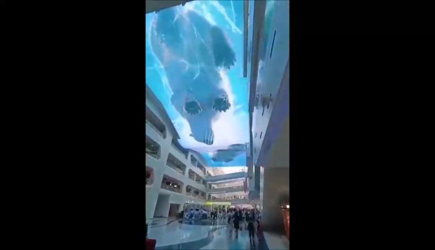 سقف زیبای یک مرکز خرید در دالیان چین از موارد جذاب برای پاساژگردی