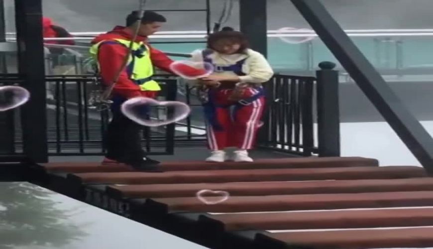 شما اگر جای این دختر خانم ها بودید الان در چه حالی بودید ؟