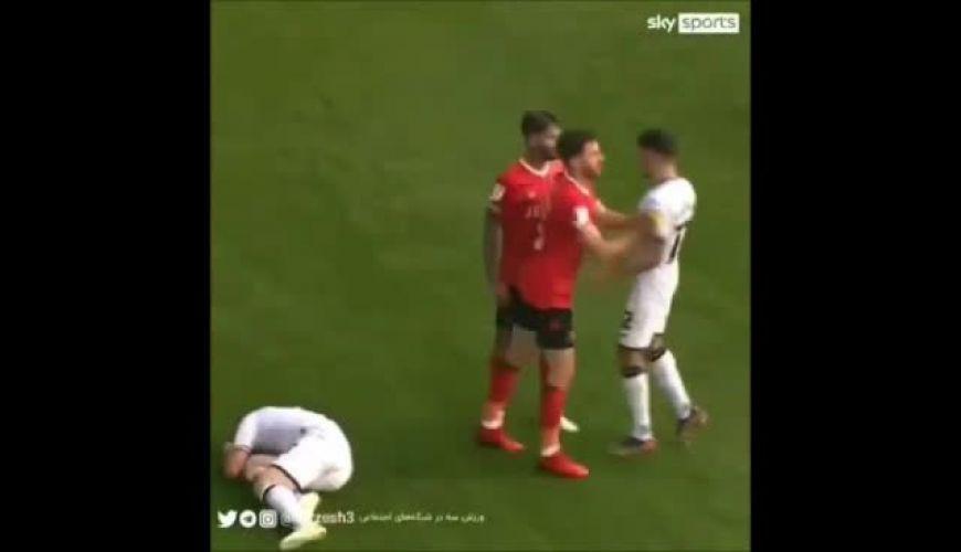 مجازات عجیب لگد وحشیانه دربازی فوتبال !!