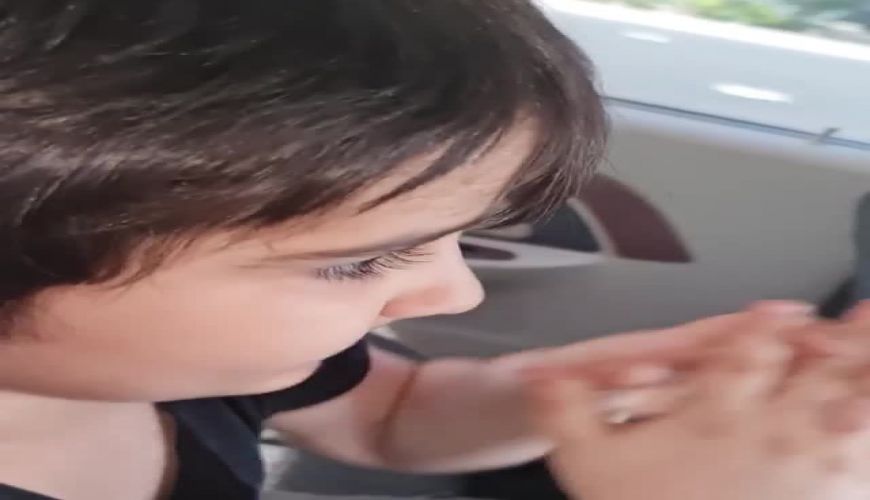 خوشحالی سانیار پسر سپیده خداوردی برای تولد مرغ عشق هایش