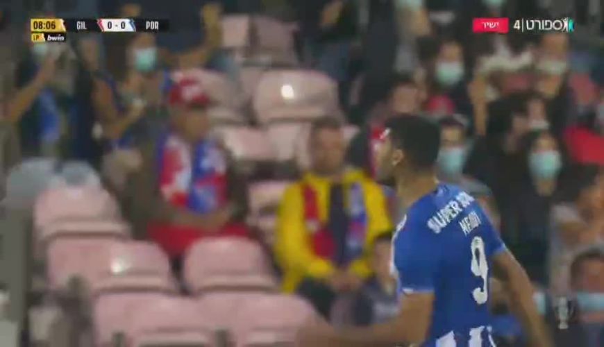 سوپرگل دیدنی با ضربه تماشایی مهدی طارمی از وسط زمین!