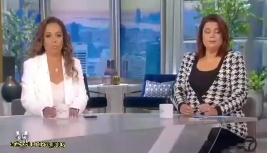 لحظه که مثبت بودن تست کرونای دو مجری در برنامه زنده اعلام میشه