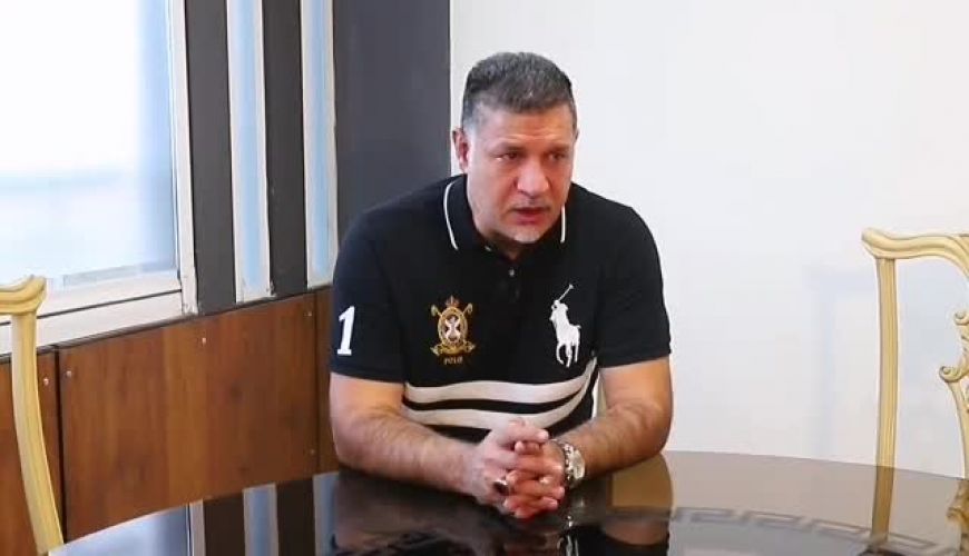  برتن کردن لباس آتش نشانان و تبریک روز آتش نشان توسط علی دایی