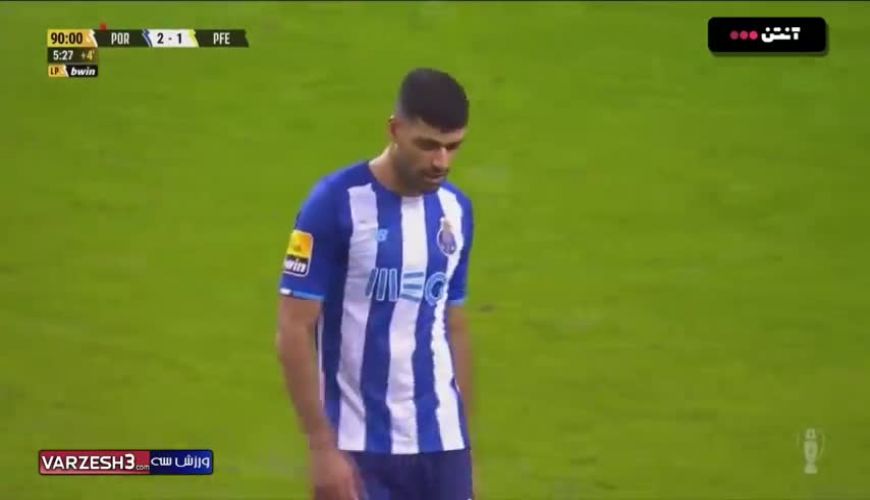 صحنه اخراج مهدی طارمی به دلیل تمارض در بازی مقابل پاسوس