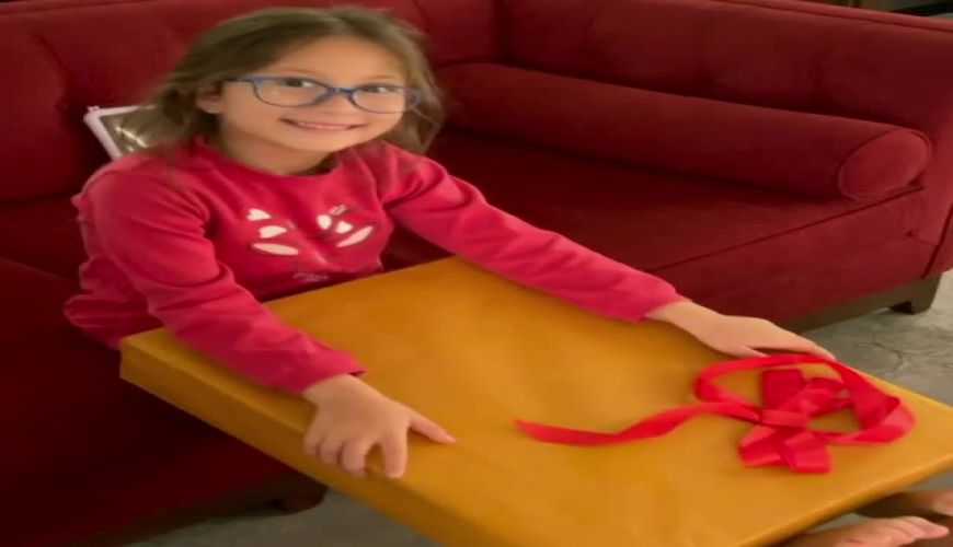 خوشحالی پناه دختر شاهرخ استخری از هدیه پدرش برای روز دختر