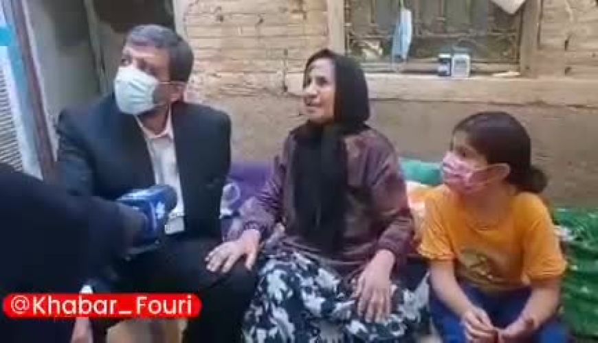 بوسه  پیرزن به سر عزت‌الله ضرغامی در شیراز