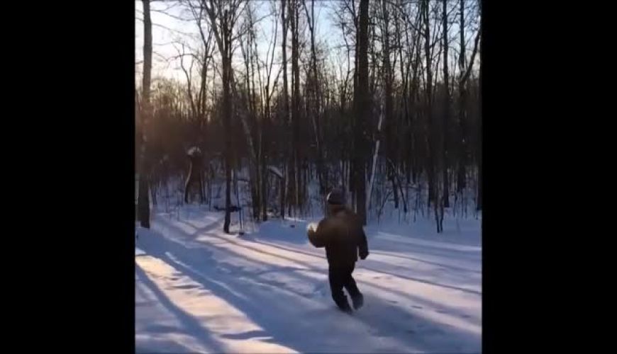 تصویر زیبایی از پاشیدن آب جوش در دمای 30- درجه