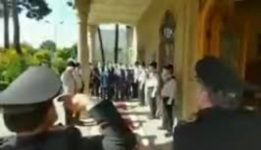 استقبال عجیب از مدیرعامل جدید بانک ملی که وایرال شده