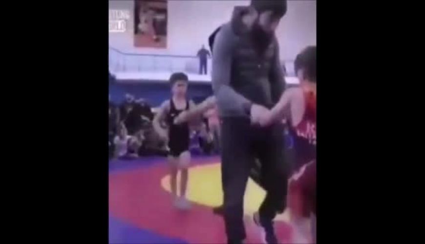 سیلی محکم کشتی‌گیر بازنده بر صورت برنده؛ شکستی غیرقابل هضم!