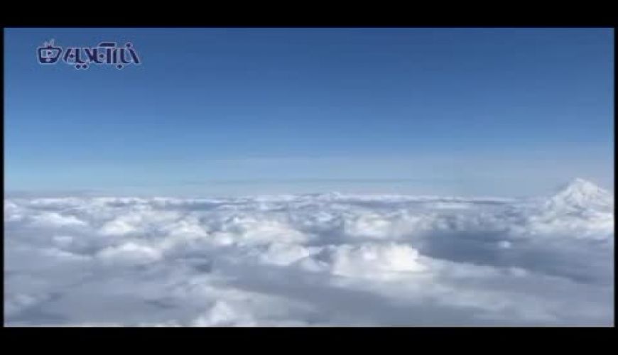  نمایی فوق العاده از محاصره قله دماوند توسط ابرها