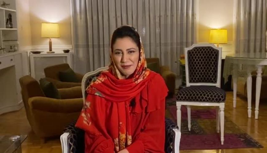 تک‌گویی‌های زنانه براساس حروف الفبا مونا فرجاد «کفتر کاکل به سر »