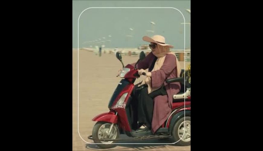 موتور سوازی جالب نعیمه نظام دوست در سواحل کیش