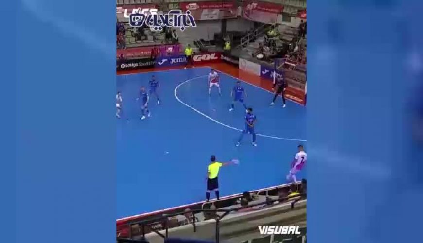  مهار استثنایی و شگفت‌انگیز یک دروازه‌بان در فوتسال