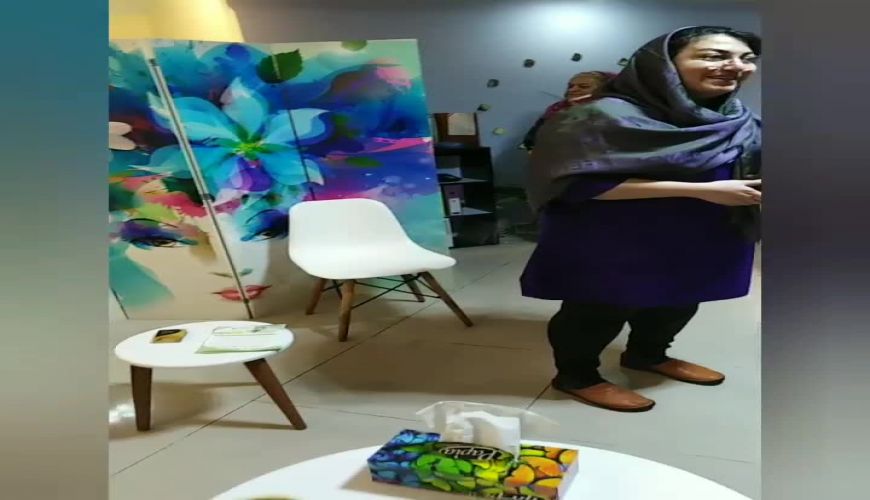 تیپ متفاوت دکتر عاطفه میرسیدی در جشن تولدش همراه با دوستان