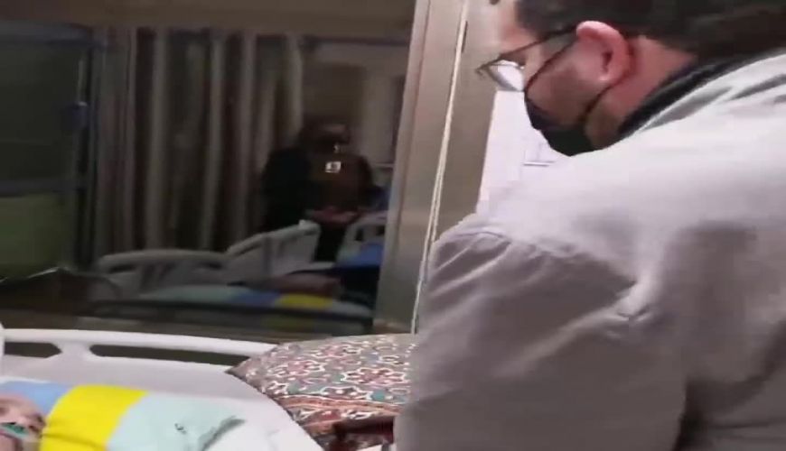 هدیه رهبر انقلاب برای محمد کاسبی بازیگر که در بیمارستان بستری هست 