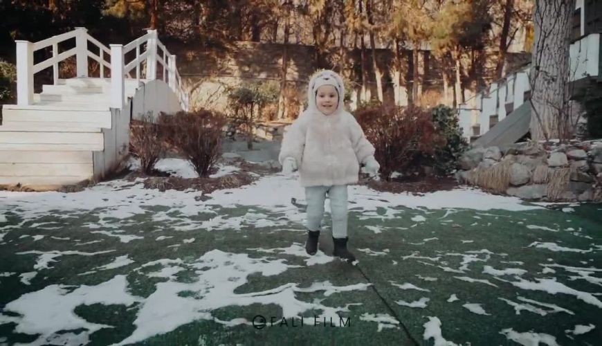 جشن تولد هانا دختر مهران غفوریان در یک روز برفی 