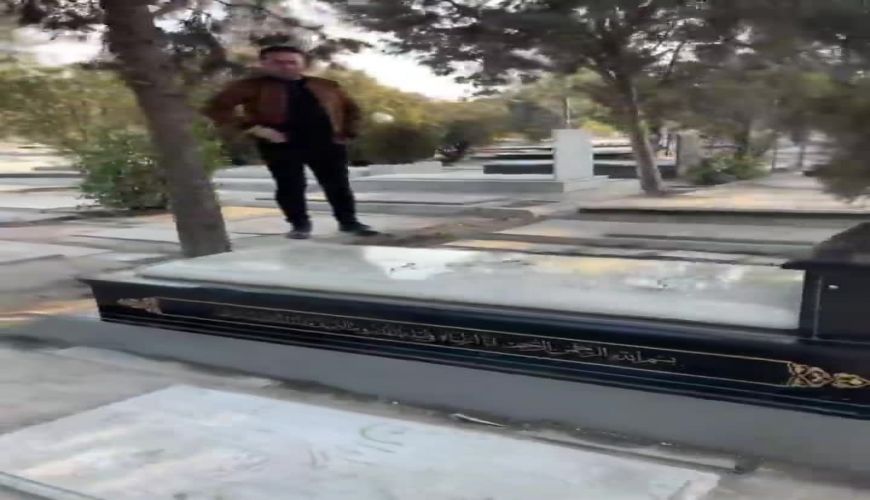 بهرام رادان بازیگر سریال جیران بر مزار پدرش مرحومش