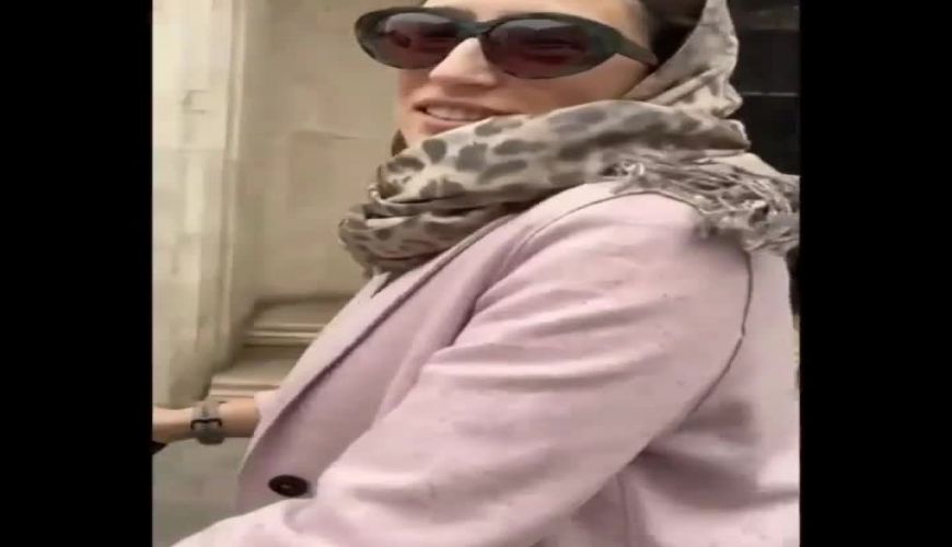 پیاده روی رامبد جوان و نگار جواهریان و دخترشان نوردخت