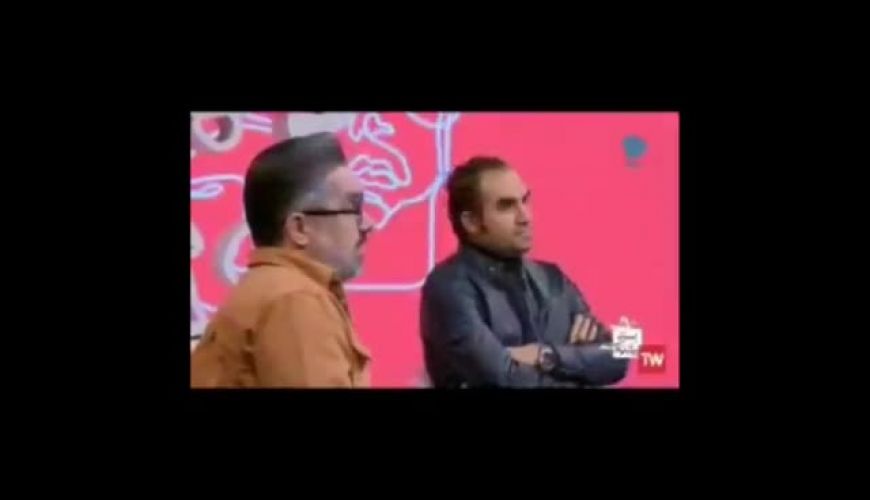 اشک های رضا یزدانی،با دیدن تصویر پدر مرحومش،در برنامه زنده