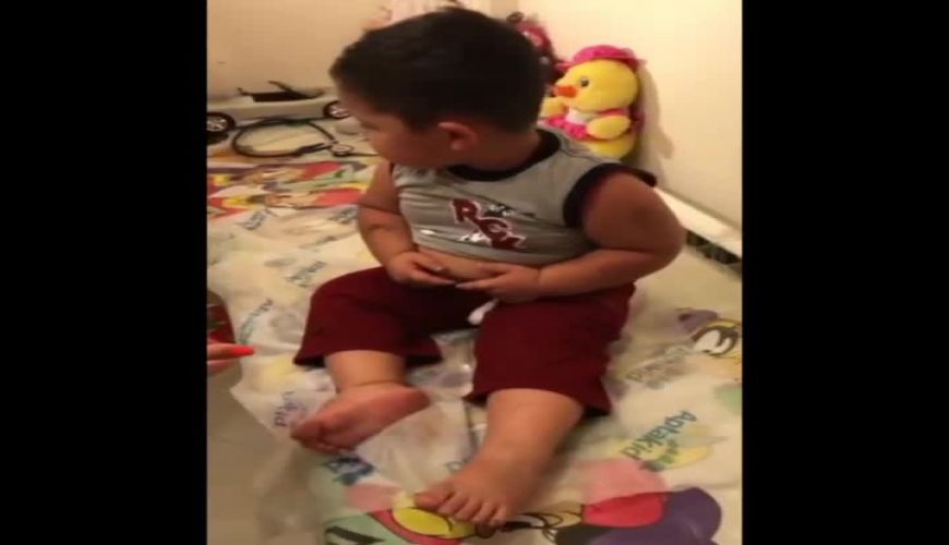 بچگی طاها بازیگر خردسال نیسان آبی بعد از یک پرخوری در بیمارستان 