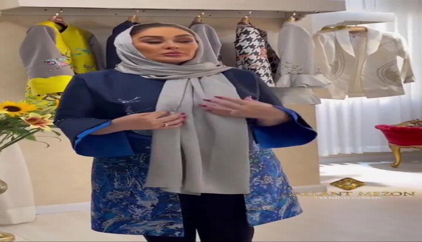 تیپ جدید الهام حمیدی در حال خرید مانتو آبی رنگ